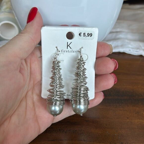 K Firstclass silver color earrings NWT made in Italy with dust bag - Picture 1 of 7